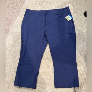 NWT Columbia Women’s Navy Active Capri Pants